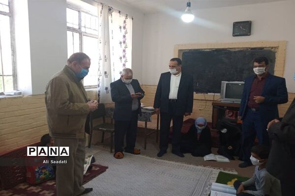 بازدید معاون آموزش ابتدایی از مدارس عشایری