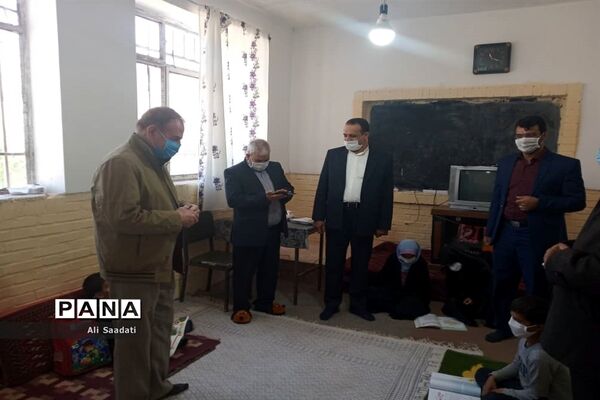 بازدید معاون آموزش ابتدایی از مدارس عشایری