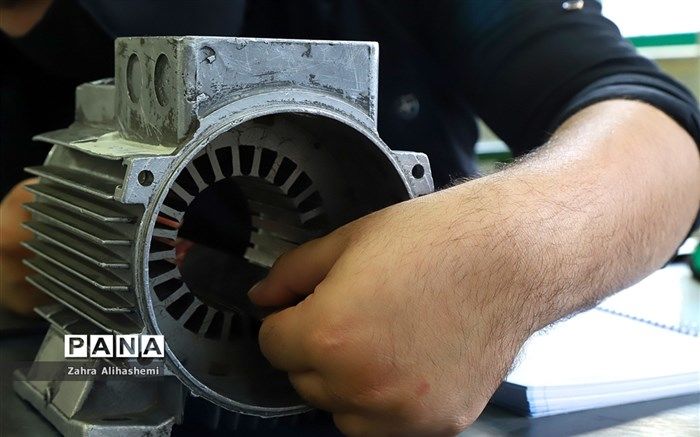 فیروزی: هزار استاندارد آموزشی مهارت تا دهه فجر رونمایی خواهد شد