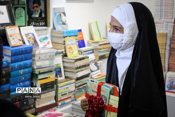 پویش اهدای کتاب به مدارس محروم