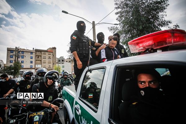 اوباش گردانی در محله مشیریه