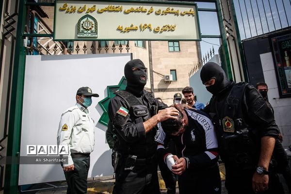 اوباش گردانی در محله مشیریه