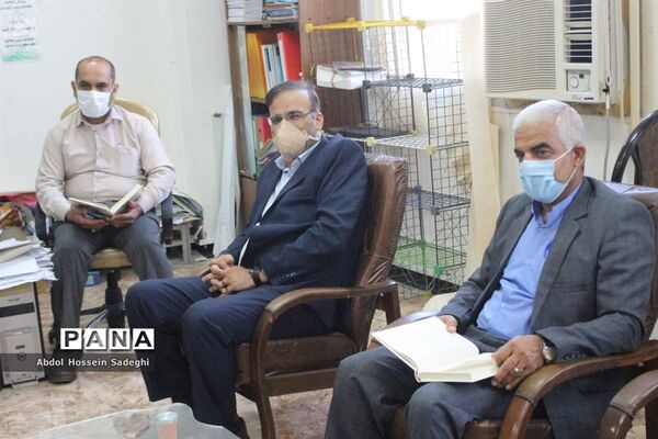 جلسه قرآن و تفسیر بین کارکنان اداره  حراست و اداره قرآن ، نماز و عترت آموزش و پرورش استان بوشهر