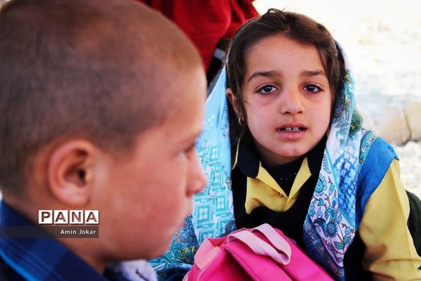 آیین تحلیف دانش‌آموزان و مربیان پیشتاز منطقه عشایری کوه درا نورآباد ممسنی