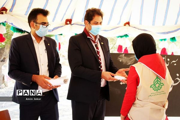 آیین تحلیف دانش‌آموزان و مربیان پیشتاز منطقه عشایری کوه درا نورآباد ممسنی