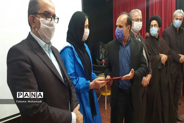 تجلیل از رتبه‌های برتر کنکور سراسری شهرستان محمودآباد