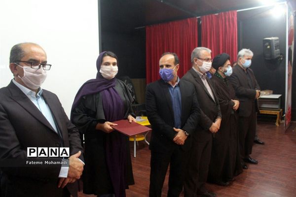 تجلیل از رتبه‌های برتر کنکور سراسری شهرستان محمودآباد