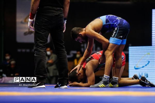 لیگ برتر کشتی آزاد