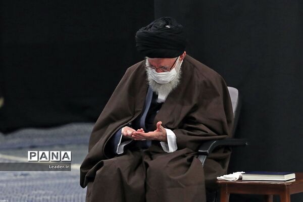 مراسم عزاداری و قرائت زیارت اربعین در حسینیه امام خمینی با حضور رهبر معظم انقلاب اسلامی