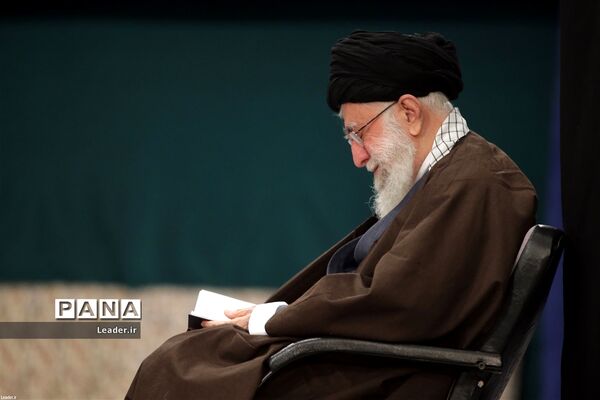 مراسم عزاداری و قرائت زیارت اربعین در حسینیه امام خمینی با حضور رهبر معظم انقلاب اسلامی
