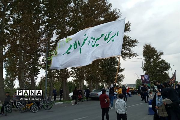 مراسم نمادین جاماندگان اربعین حسینی در گلزارشهدای شهرستان ملارد