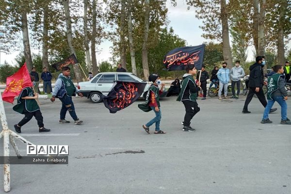 مراسم نمادین جاماندگان اربعین حسینی در گلزارشهدای شهرستان ملارد