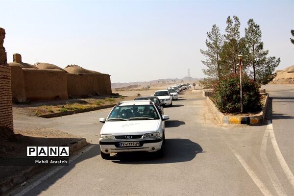 رژه خودرویی عزای اربعین  سرور وسالار شهیدان درشهرستان خوسف استان خراسان جنوبی