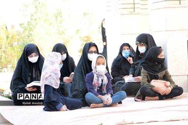 زیارت اربعین در کنار مزار شهدای  گمنام شهرستان خوسف