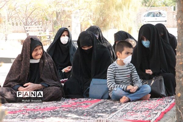 زیارت اربعین در کنار مزار شهدای  گمنام شهرستان خوسف