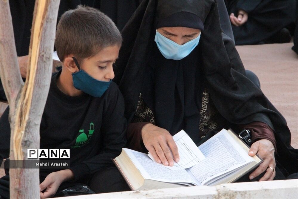 زیارت اربعین در کنار مزار شهدای  گمنام شهرستان خوسف