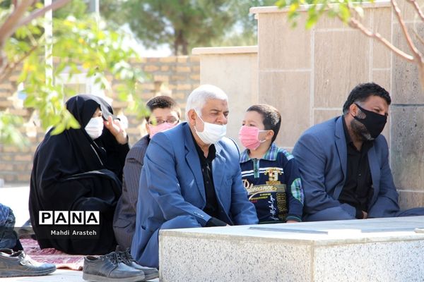 زیارت اربعین در کنار مزار شهدای  گمنام شهرستان خوسف