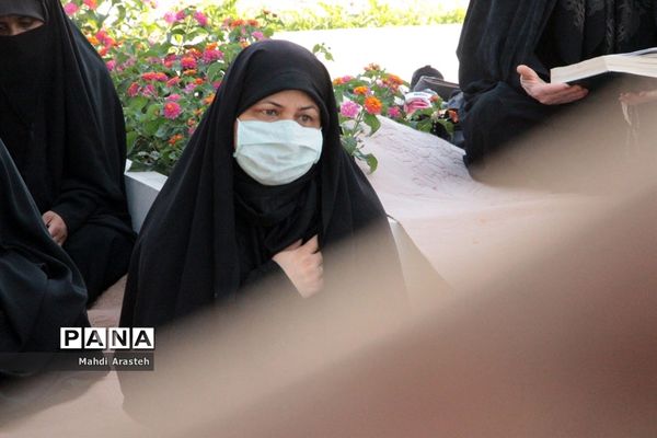 زیارت اربعین در کنار مزار شهدای  گمنام شهرستان خوسف