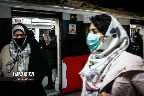 بازدید سخنگوی دولت از طرح استفاده اجباری ماسک در مترو