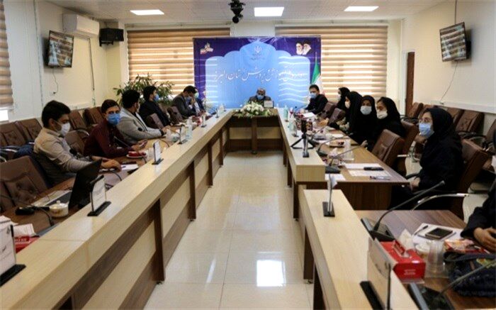 دیدار نمایندگان شوراهای دانش آموزی با مدیر کل آموزش و پرورش استان البرز
