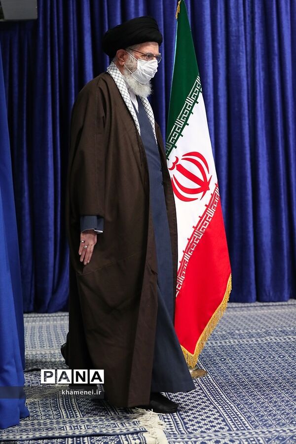ارتباط تصویری فرمانده کل قوا با مراسم مشترک دانش‌آموختگی دانشجویان دانشگاه‌های افسری نیروهای مسلح