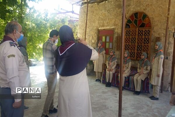 بازدید رئیس سازمان دانش‌آموزی فارس از فعالیت‌های پیشتازان در نی ریز