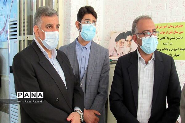 آیین افتتاح اتاق گفتگو اولیاء و مربیان دبیرستان شاهد میثاق اهواز