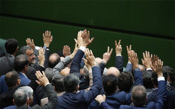 کدام نماینده‌ها با خرج شهرداری به مشهد رفتند؟