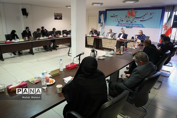 نشست صمیمی وزیرآموزش پرورش با مدیران سازمان دانش آموزی