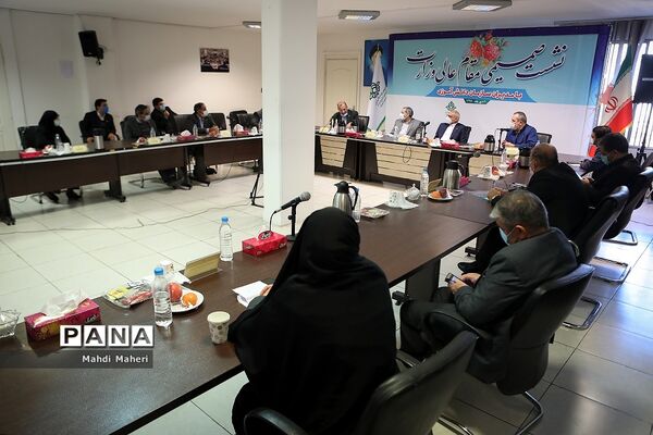 نشست صمیمی وزیرآموزش پرورش با مدیران سازمان دانش آموزی