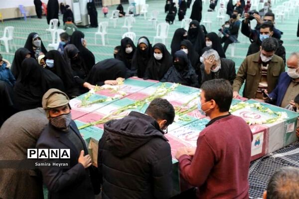 وداع با پیکر پاک 5 شهید گمنام در حسینیه جماران و مسجد امام حسین (ع) بیرجند