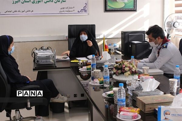 نشست نمایندگان دهمین دوره مجلس دانش آموزی استان البرز