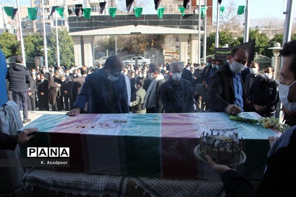 آیین تشییع پیکر شهید گمنام دفاع مقدس در اداره‌کل آموزش و پرورش فارس