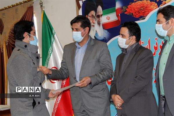 آیین تقدیر از دانش آموزان برتر پیشوا