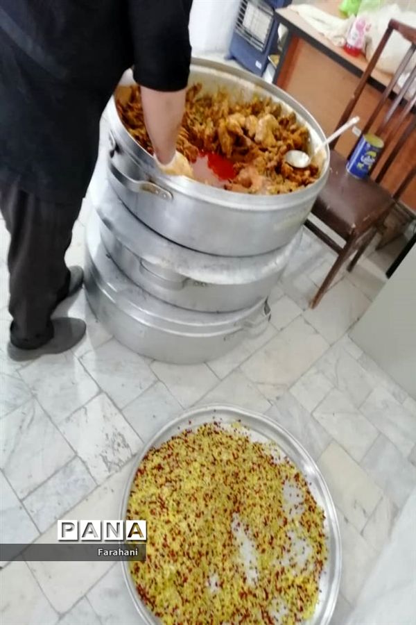 توزیع بیش از 700 پرس غذا بین مددجویان بهزیستی ورامین