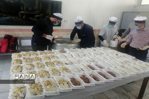 توزیع بیش از 700 پرس غذا بین مددجویان بهزیستی ورامین