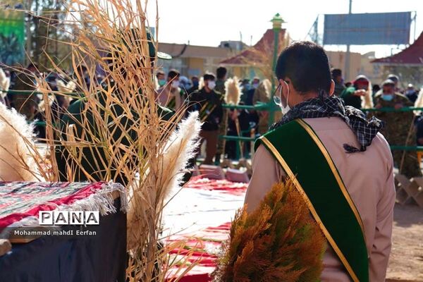 مراسم وداع با پیکر شهید گمنام در آباده