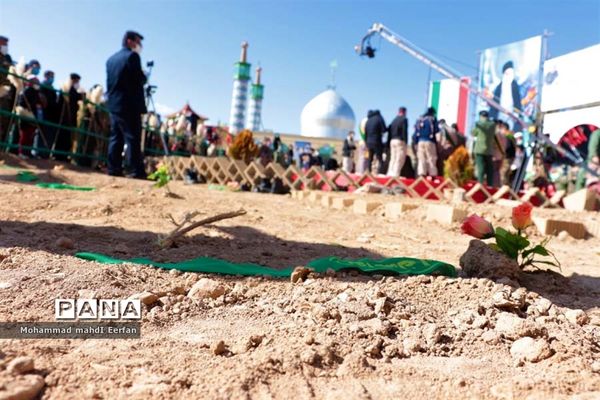 مراسم وداع با پیکر شهید گمنام در آباده