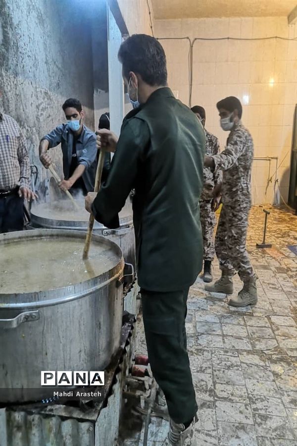 پخت غلور نذری به مناسبت شهادت حضرت فاطمه زهرا(س)درشهرستان خوسف استان خراسان جنوبی