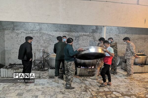پخت غلور نذری به مناسبت شهادت حضرت فاطمه زهرا(س)درشهرستان خوسف استان خراسان جنوبی