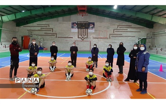 تهیه فیلم آموزشی  فوتسال در سالن ورزشی شهید مطهری منطقه 19 برای مسابقات مجازی کل کشور