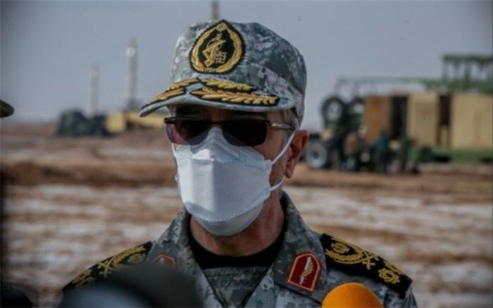 واکنش سرلشکر باقری به پرواز هواپیماهای بی۵۲ آمریکا در منطقه