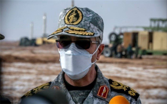 واکنش سرلشکر باقری به پرواز هواپیماهای بی۵۲ آمریکا در منطقه