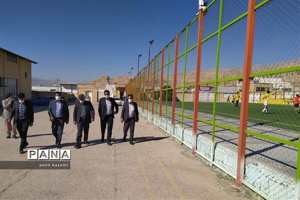 بازدید سرزده  رئیس سازمان دانش‌آموزی  فارس از استخر آماده افتتاح در داراب