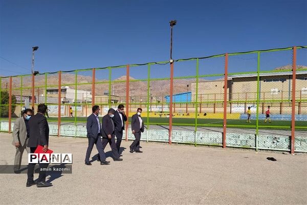 بازدید سرزده  رئیس سازمان دانش‌آموزی  فارس از استخر آماده افتتاح در داراب