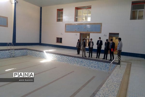 بازدید سرزده  رئیس سازمان دانش‌آموزی  فارس از استخر آماده افتتاح در داراب
