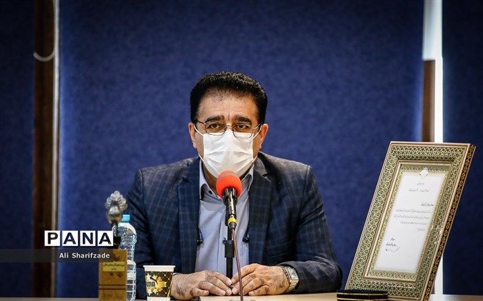 قادر آشنا: نمی گذاریم سالن های تئاتر با تغییر شرایط بسته شود