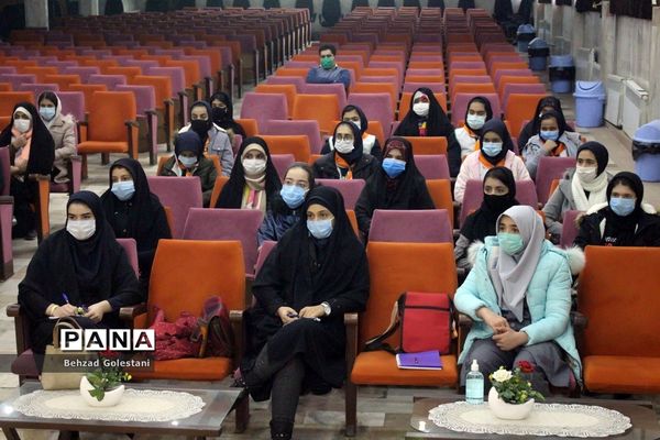 دوره آموزش خبرنگاری ویژه دانش‌آموزان دختر در ارومیه