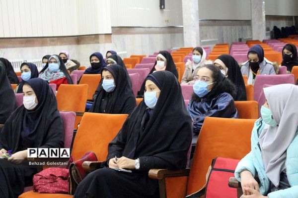 دوره آموزش خبرنگاری ویژه دانش‌آموزان دختر در ارومیه