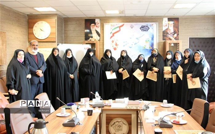 تجلیل از مدیران منتخب مدارس آموزش ابتدایی برتر منطقه 16 در اجرای پروژه مهر